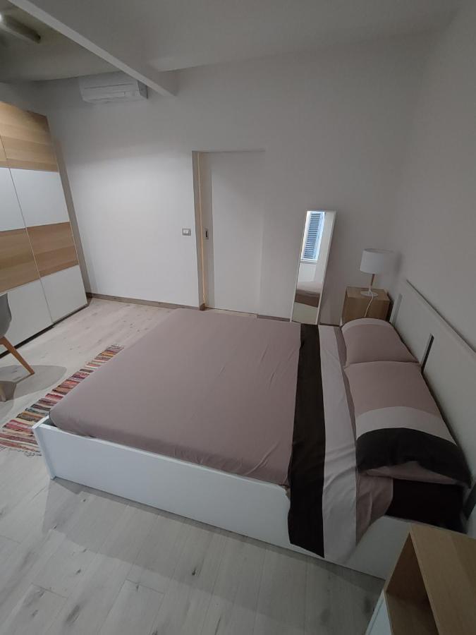 Cozy Apartment Near Ponte Vecchio Флоренция Екстериор снимка